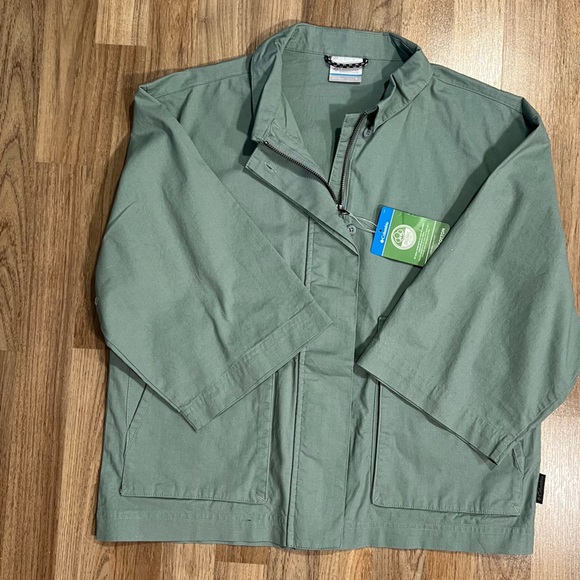 NWT - Women's Spring/Summer Jacket - size S - Picture 6 of 7